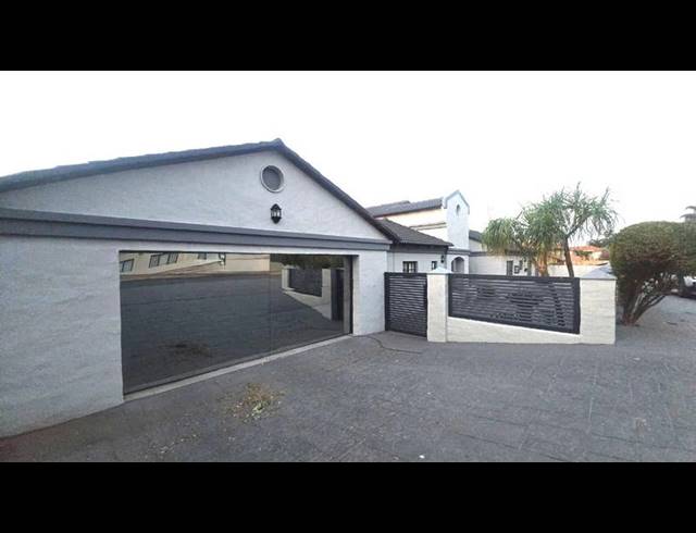 5 BEDROOM HOUSE FOR SALE IN NINAPARK